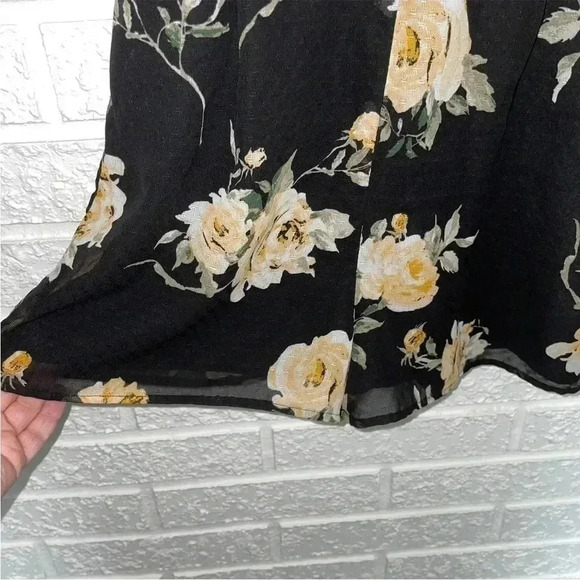 Dynamite Romper - Picture 5 of 6